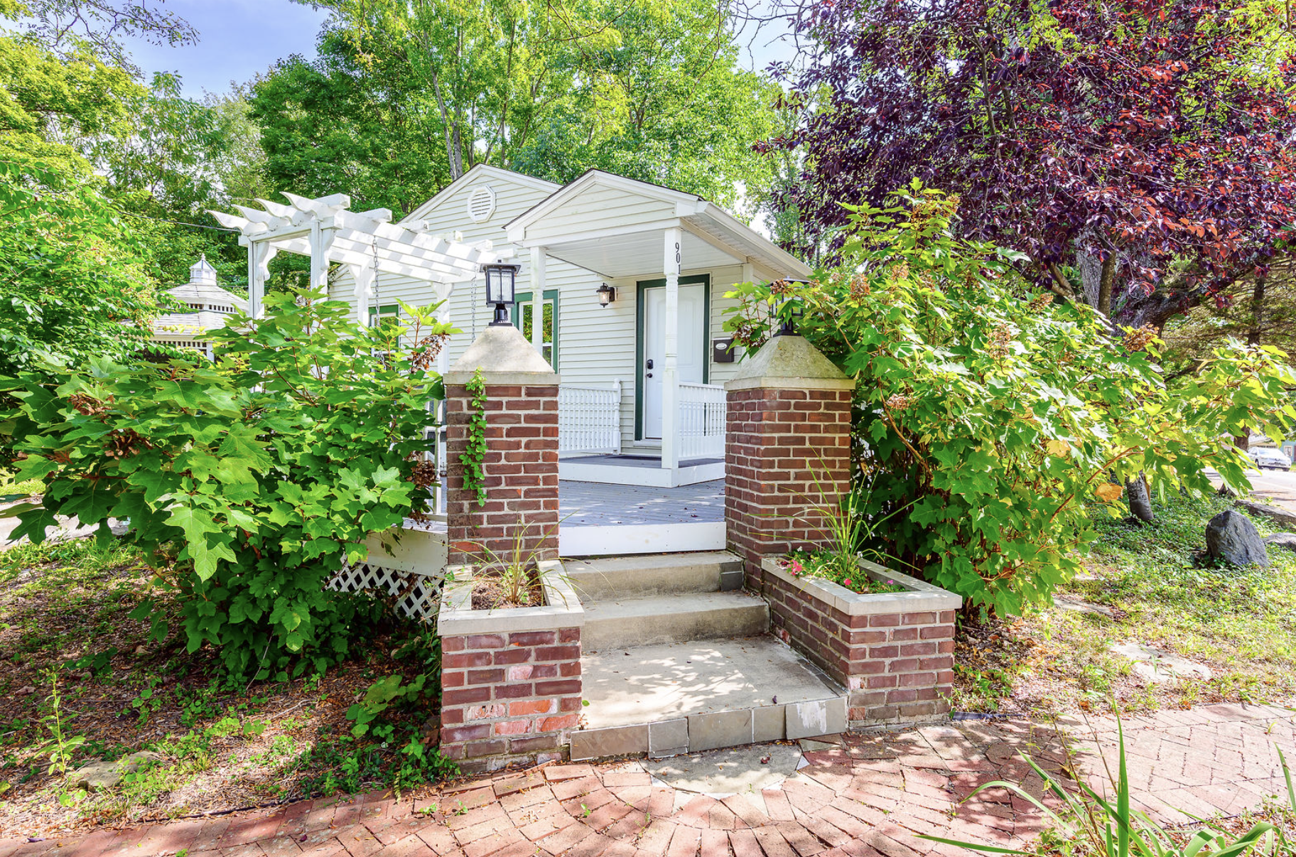 901 South Lincoln Street
